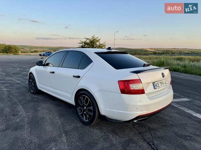 Шкода Октавия 2014 в Днепре (Днепропетровске) на Automoto.ua Белый Шкода Октавия, объемом двигателя 1.8 л и пробегом 230 тыс. км за 12000 $, фото 4 на Automoto.ua
