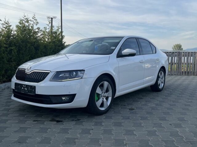 Белый Шкода Октавия, объемом двигателя 2 л и пробегом 244 тыс. км за 12500 $, фото 1 на Automoto.ua