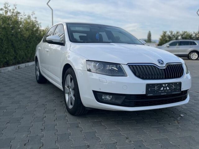 Белый Шкода Октавия, объемом двигателя 2 л и пробегом 244 тыс. км за 12500 $, фото 3 на Automoto.ua