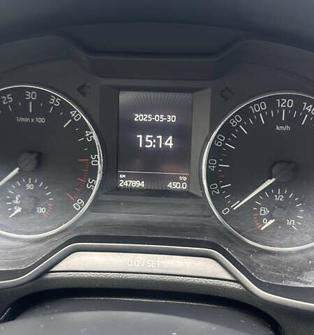 Белый Шкода Октавия, объемом двигателя 1.6 л и пробегом 248 тыс. км за 9300 $, фото 12 на Automoto.ua