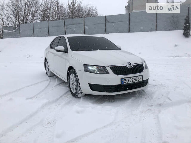 Белый Шкода Октавия, объемом двигателя 1.6 л и пробегом 202 тыс. км за 11800 $, фото 62 на Automoto.ua