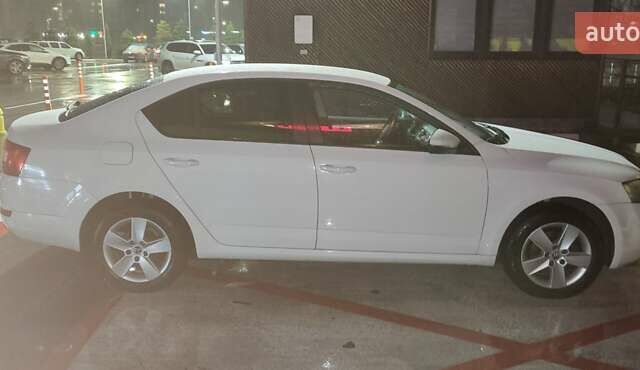 Білий Шкода Октавія, об'ємом двигуна 1.4 л та пробігом 132 тис. км за 11800 $, фото 3 на Automoto.ua