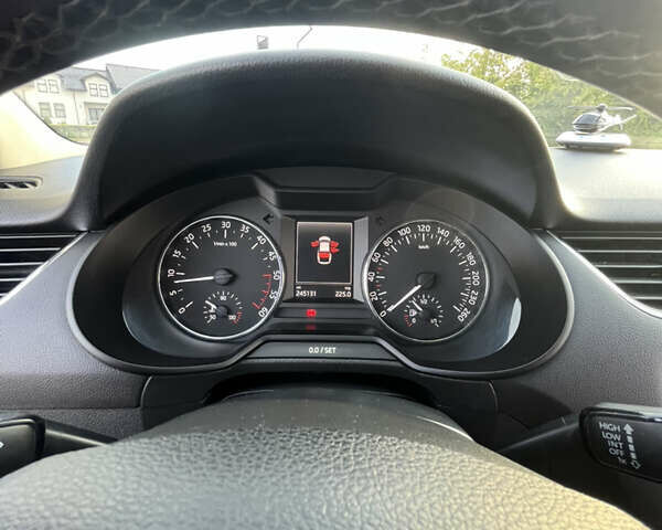 Шкода Октавія 2014 у Хусте на Automoto.ua Білий Шкода Октавія, об'ємом двигуна 1.97 л та пробігом 252 тис. км за 12200 $, фото 39 на Automoto.ua