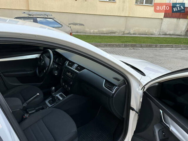 Шкода Октавия 2014 в Каменце-Подольском на Automoto.ua Белый Шкода Октавия, объемом двигателя 1.6 л и пробегом 180 тыс. км за 10800 $, фото 20 на Automoto.ua