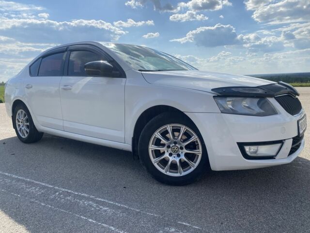 Белый Шкода Октавия, объемом двигателя 1.6 л и пробегом 275 тыс. км за 9500 $, фото 1 на Automoto.ua