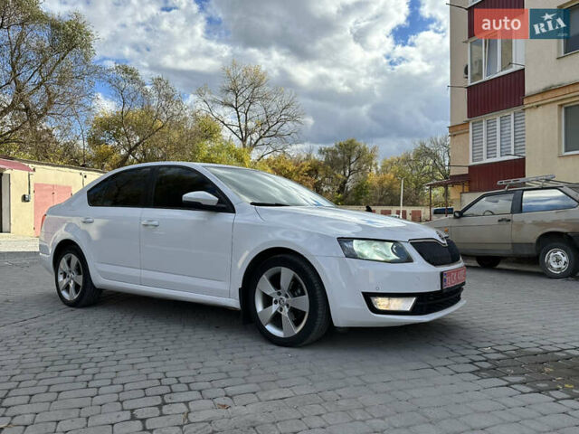 Шкода Октавия 2014 в Каменце-Подольском на Automoto.ua Белый Шкода Октавия, объемом двигателя 1.6 л и пробегом 180 тыс. км за 10800 $, фото 11 на Automoto.ua