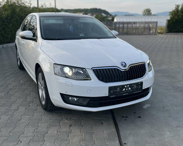 Шкода Октавія 2014 у Хусте на Automoto.ua Білий Шкода Октавія, об'ємом двигуна 1.97 л та пробігом 252 тис. км за 12200 $, фото 4 на Automoto.ua