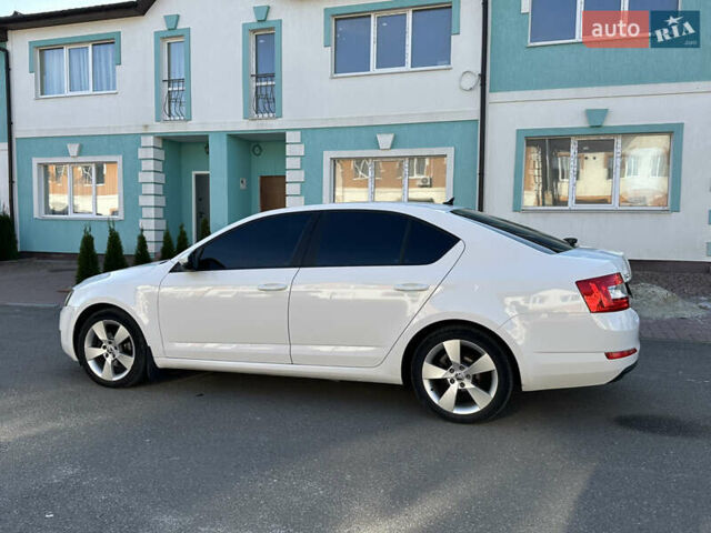 Білий Шкода Октавія, об'ємом двигуна 1.6 л та пробігом 180 тис. км за 11200 $, фото 5 на Automoto.ua