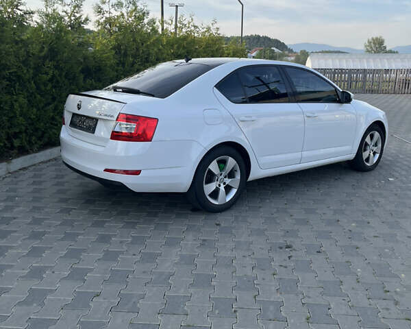 Шкода Октавія 2014 у Хусте на Automoto.ua Білий Шкода Октавія, об'ємом двигуна 1.97 л та пробігом 252 тис. км за 12200 $, фото 18 на Automoto.ua