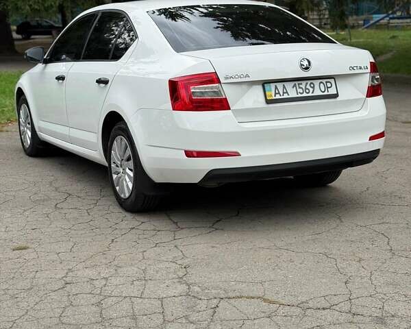 Белый Шкода Октавия, объемом двигателя 1.4 л и пробегом 287 тыс. км за 8299 $, фото 7 на Automoto.ua