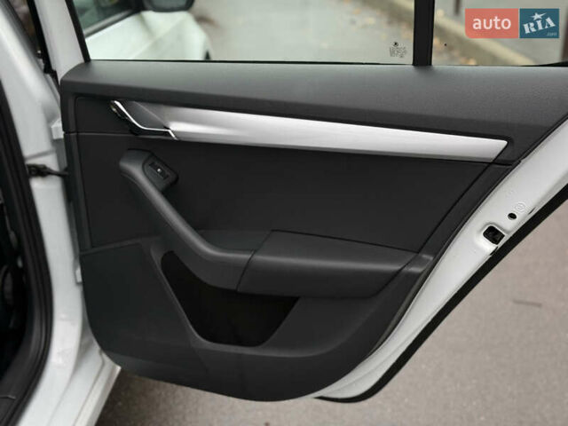 Белый Шкода Октавия, объемом двигателя 1.4 л и пробегом 181 тыс. км за 10200 $, фото 23 на Automoto.ua