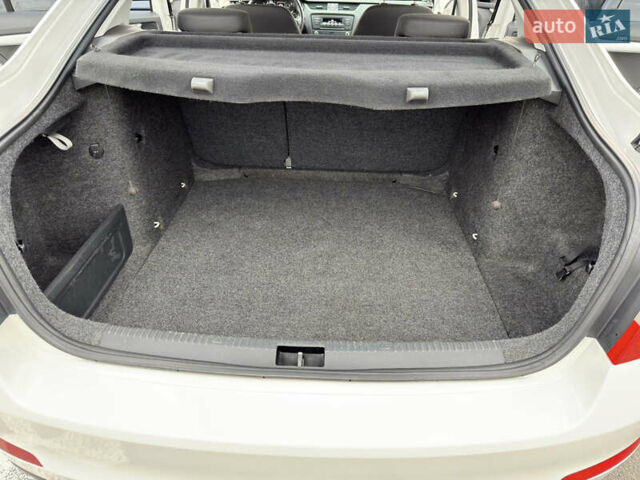 Білий Шкода Октавія, об'ємом двигуна 1.4 л та пробігом 194 тис. км за 8800 $, фото 6 на Automoto.ua