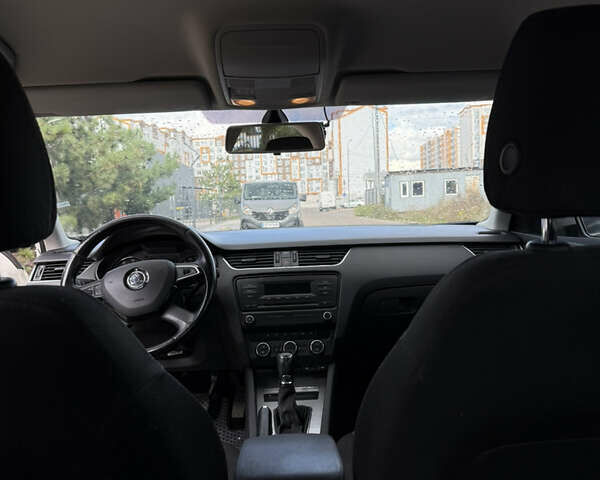 Белый Шкода Октавия, объемом двигателя 1.4 л и пробегом 130 тыс. км за 10000 $, фото 20 на Automoto.ua