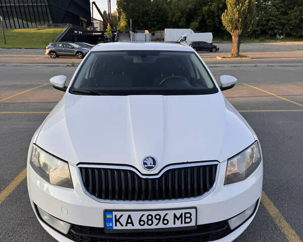 Шкода Октавия 2014 в Киеве на Automoto.ua Белый Шкода Октавия, объемом двигателя 1.8 л и пробегом 279 тыс. км за 9900 $, фото 1 на Automoto.ua