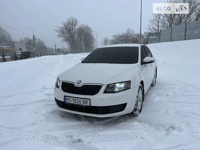 Білий Шкода Октавія, об'ємом двигуна 1.6 л та пробігом 202 тис. км за 11800 $, фото 2 на Automoto.ua