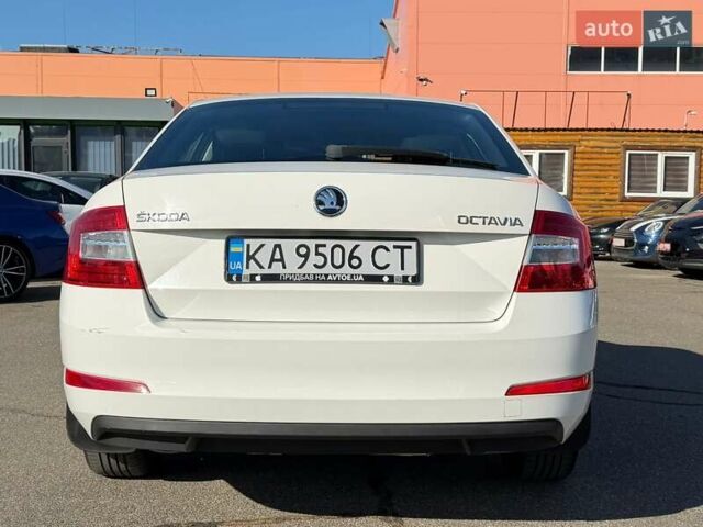 Белый Шкода Октавия, объемом двигателя 1.4 л и пробегом 107 тыс. км за 11800 $, фото 3 на Automoto.ua