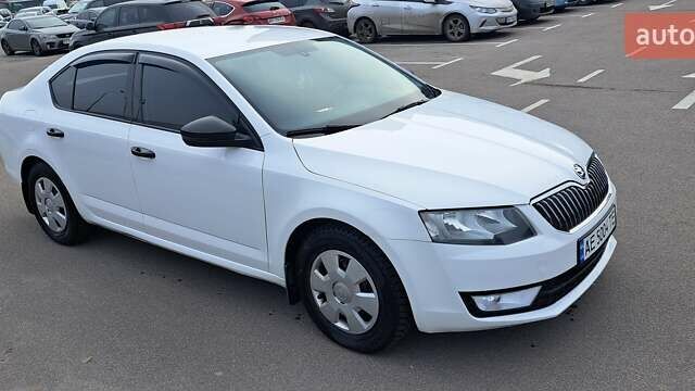 Білий Шкода Октавія, об'ємом двигуна 1.6 л та пробігом 183 тис. км за 9300 $, фото 2 на Automoto.ua
