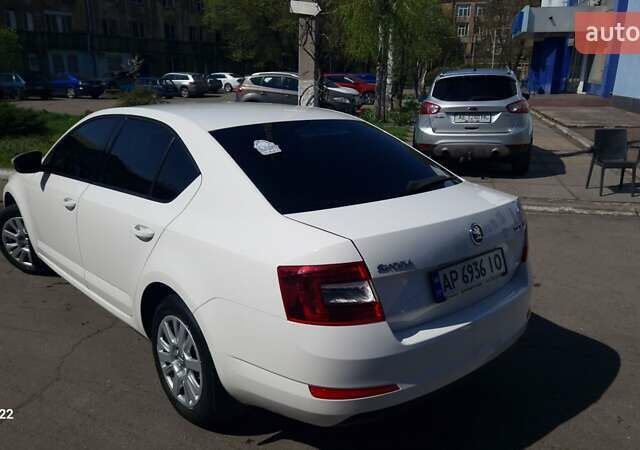 Білий Шкода Октавія, об'ємом двигуна 1.4 л та пробігом 200 тис. км за 12000 $, фото 4 на Automoto.ua