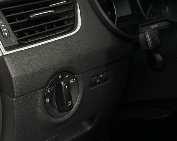 Белый Шкода Октавия, объемом двигателя 1.4 л и пробегом 130 тыс. км за 10000 $, фото 19 на Automoto.ua