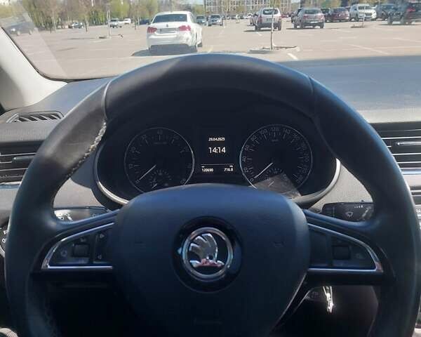 Білий Шкода Октавія, об'ємом двигуна 1.8 л та пробігом 120 тис. км за 12500 $, фото 5 на Automoto.ua
