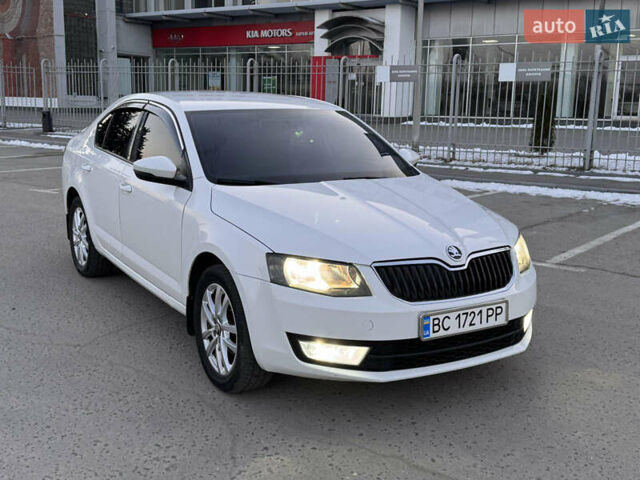 Белый Шкода Октавия, объемом двигателя 1.6 л и пробегом 280 тыс. км за 9000 $, фото 5 на Automoto.ua