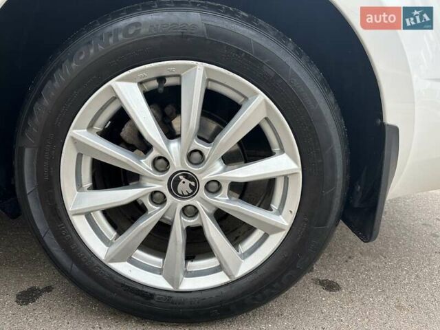 Білий Шкода Октавія, об'ємом двигуна 1.4 л та пробігом 212 тис. км за 9400 $, фото 12 на Automoto.ua