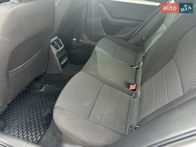 Білий Шкода Октавія, об'ємом двигуна 1.4 л та пробігом 212 тис. км за 9400 $, фото 10 на Automoto.ua