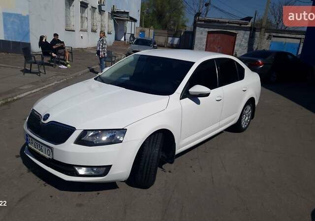 Білий Шкода Октавія, об'ємом двигуна 1.4 л та пробігом 200 тис. км за 12000 $, фото 2 на Automoto.ua