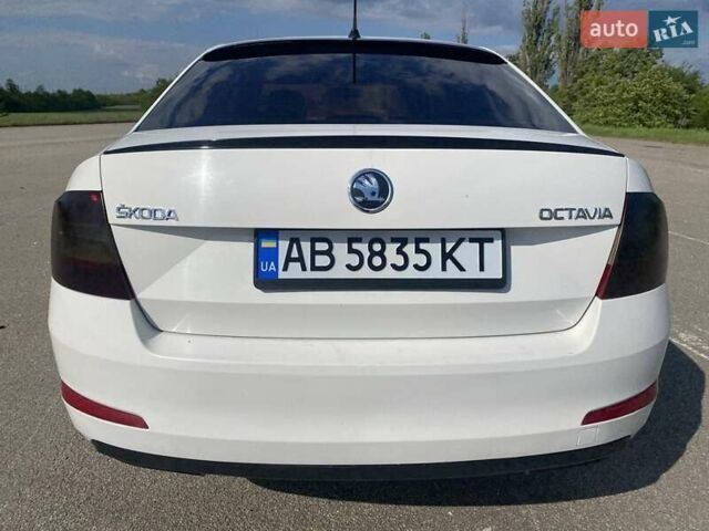 Білий Шкода Октавія, об'ємом двигуна 1.6 л та пробігом 275 тис. км за 9350 $, фото 5 на Automoto.ua