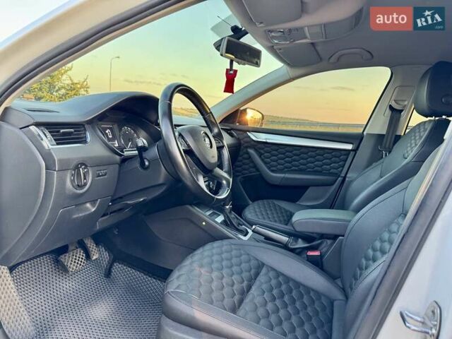 Шкода Октавия 2014 в Днепре (Днепропетровске) на Automoto.ua Белый Шкода Октавия, объемом двигателя 1.8 л и пробегом 230 тыс. км за 12000 $, фото 8 на Automoto.ua