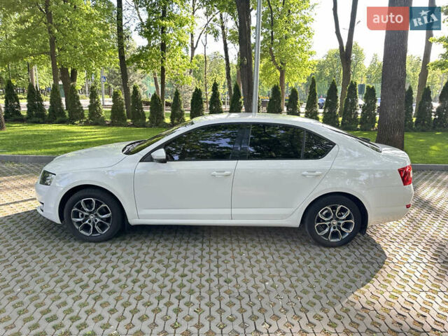 Белый Шкода Октавия, объемом двигателя 1.2 л и пробегом 152 тыс. км за 10800 $, фото 1 на Automoto.ua