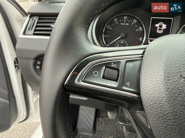 Білий Шкода Октавія, об'ємом двигуна 1.4 л та пробігом 194 тис. км за 8800 $, фото 27 на Automoto.ua