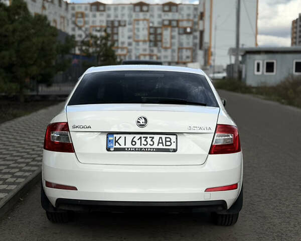 Белый Шкода Октавия, объемом двигателя 1.4 л и пробегом 130 тыс. км за 10000 $, фото 5 на Automoto.ua