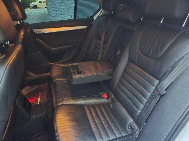 Белый Шкода Октавия, объемом двигателя 2 л и пробегом 328 тыс. км за 11499 $, фото 20 на Automoto.ua