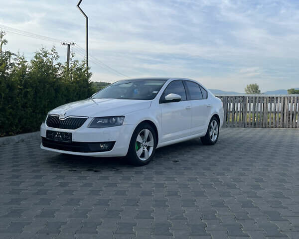 Шкода Октавія 2014 у Хусте на Automoto.ua Білий Шкода Октавія, об'ємом двигуна 1.97 л та пробігом 252 тис. км за 12200 $, фото 1 на Automoto.ua