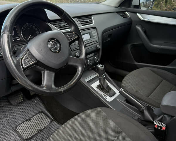 Белый Шкода Октавия, объемом двигателя 1.4 л и пробегом 130 тыс. км за 10000 $, фото 9 на Automoto.ua