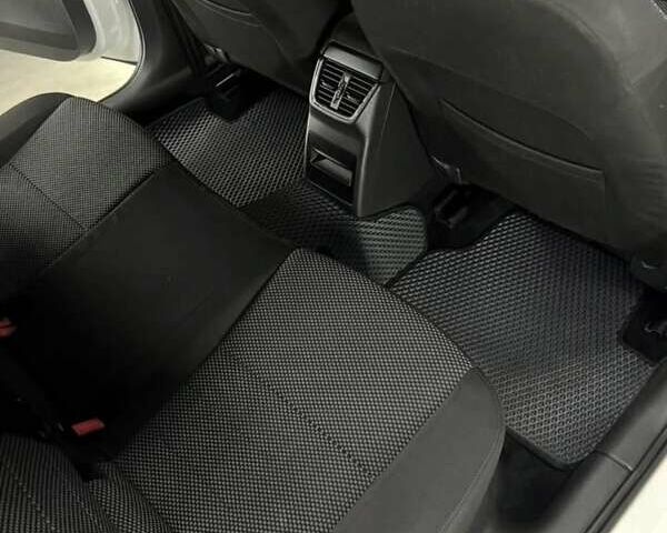 Белый Шкода Октавия, объемом двигателя 1.4 л и пробегом 127 тыс. км за 12500 $, фото 6 на Automoto.ua