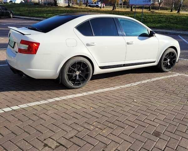 Шкода Октавия 2014 в Хмельницком на Automoto.ua Белый Шкода Октавия, объемом двигателя 1.2 л и пробегом 262 тыс. км за 9200 $, фото 12 на Automoto.ua