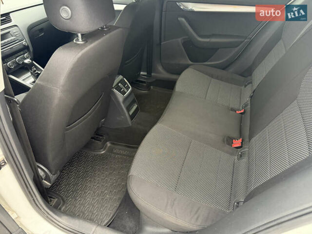 Белый Шкода Октавия, объемом двигателя 1.4 л и пробегом 174 тыс. км за 10200 $, фото 18 на Automoto.ua