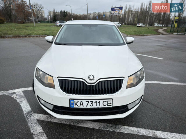 Білий Шкода Октавія, об'ємом двигуна 1.4 л та пробігом 194 тис. км за 8800 $, фото 1 на Automoto.ua