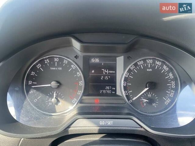 Білий Шкода Октавія, об'ємом двигуна 1.6 л та пробігом 275 тис. км за 9350 $, фото 7 на Automoto.ua