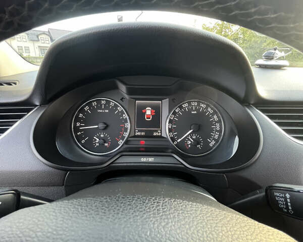 Шкода Октавія 2014 у Хусте на Automoto.ua Білий Шкода Октавія, об'ємом двигуна 1.97 л та пробігом 252 тис. км за 12200 $, фото 37 на Automoto.ua