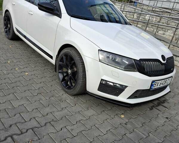 Шкода Октавия 2014 в Хмельницком на Automoto.ua Белый Шкода Октавия, объемом двигателя 1.2 л и пробегом 262 тыс. км за 9200 $, фото 25 на Automoto.ua