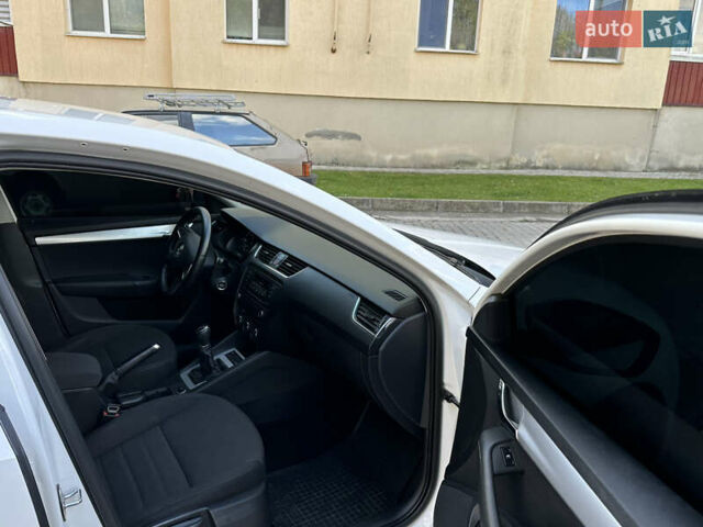 Белый Шкода Октавия, объемом двигателя 1.6 л и пробегом 180 тыс. км за 10700 $, фото 14 на Automoto.ua