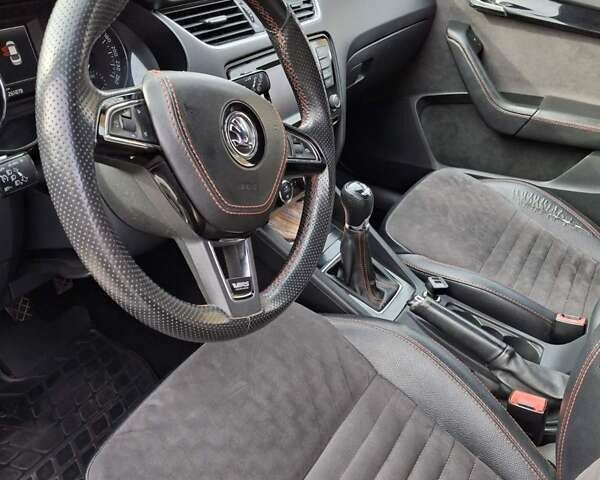 Шкода Октавия 2014 в Хмельницком на Automoto.ua Белый Шкода Октавия, объемом двигателя 1.2 л и пробегом 262 тыс. км за 9200 $, фото 10 на Automoto.ua