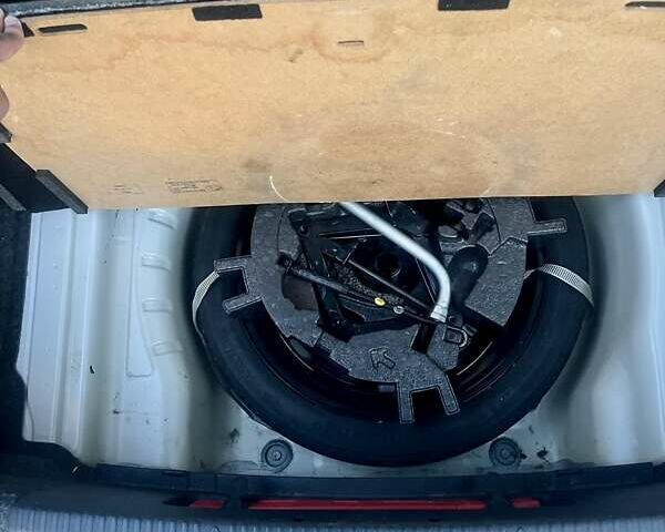 Белый Шкода Октавия, объемом двигателя 1.97 л и пробегом 286 тыс. км за 11900 $, фото 1 на Automoto.ua