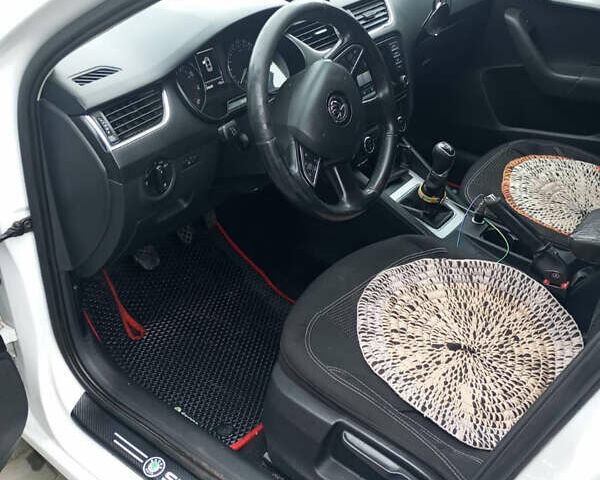 Білий Шкода Октавія, об'ємом двигуна 1.4 л та пробігом 255 тис. км за 9500 $, фото 3 на Automoto.ua