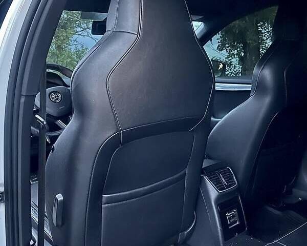 Белый Шкода Октавия, объемом двигателя 1.97 л и пробегом 286 тыс. км за 11900 $, фото 6 на Automoto.ua