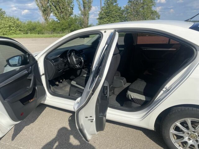 Белый Шкода Октавия, объемом двигателя 1.6 л и пробегом 275 тыс. км за 9500 $, фото 17 на Automoto.ua