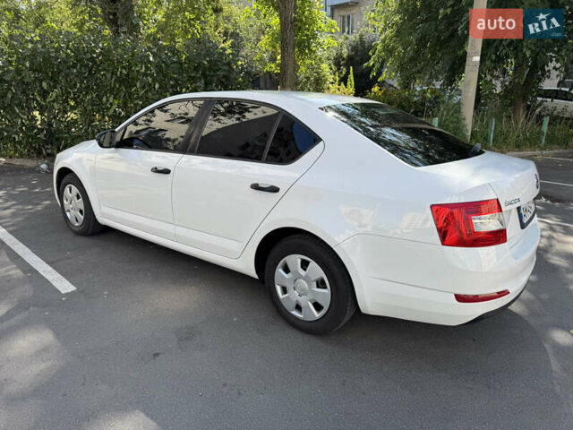 Білий Шкода Октавія, об'ємом двигуна 1.6 л та пробігом 216 тис. км за 9800 $, фото 12 на Automoto.ua